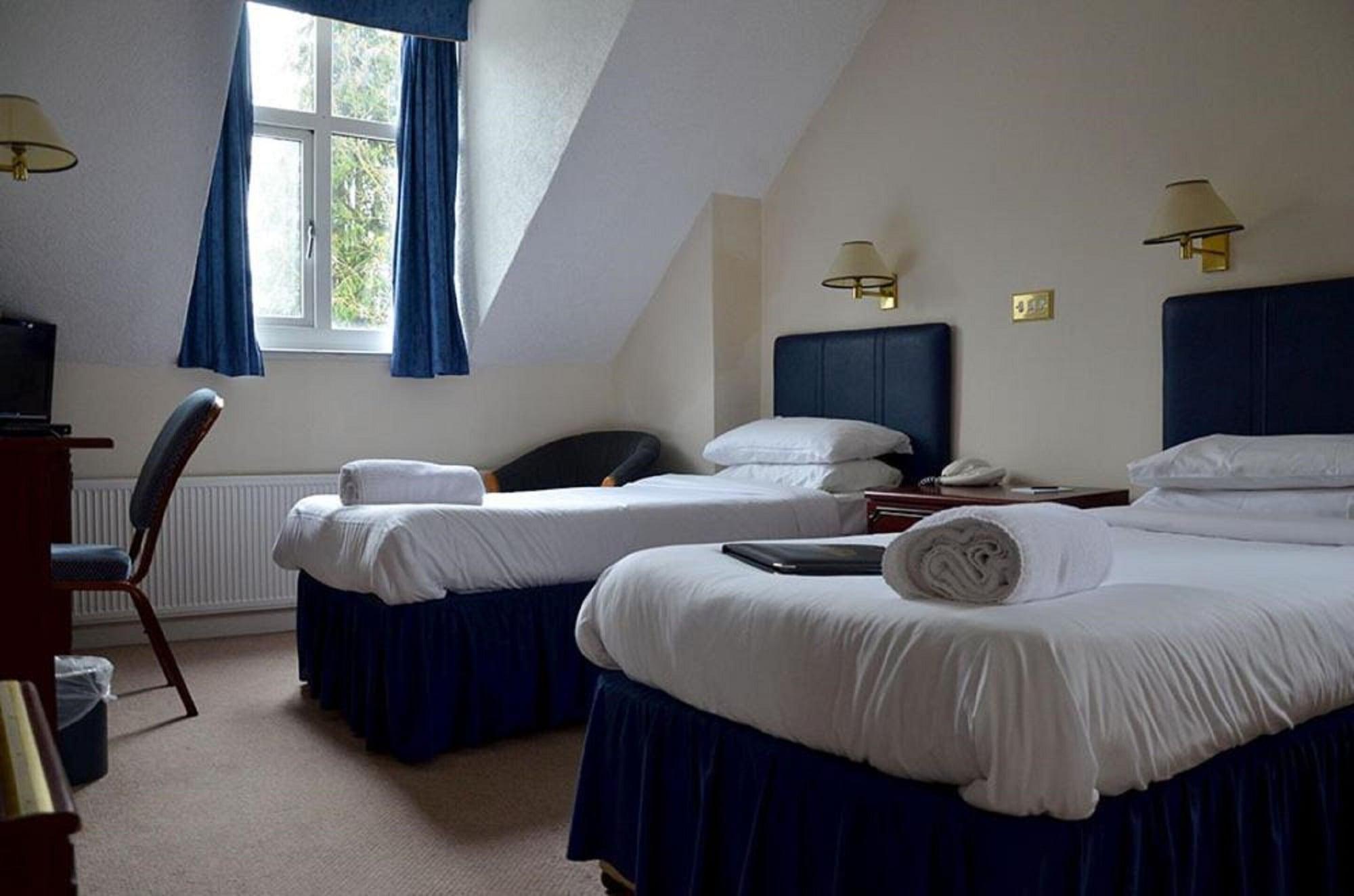 Uno Thames 3* Maidenhead