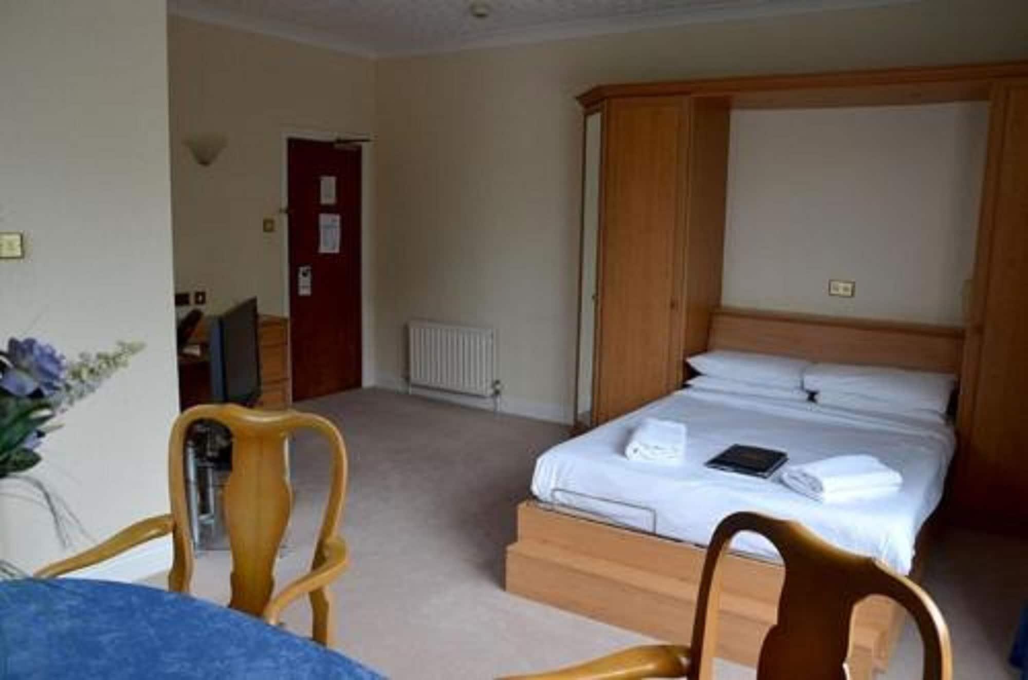 Hotel Uno Thames 3*