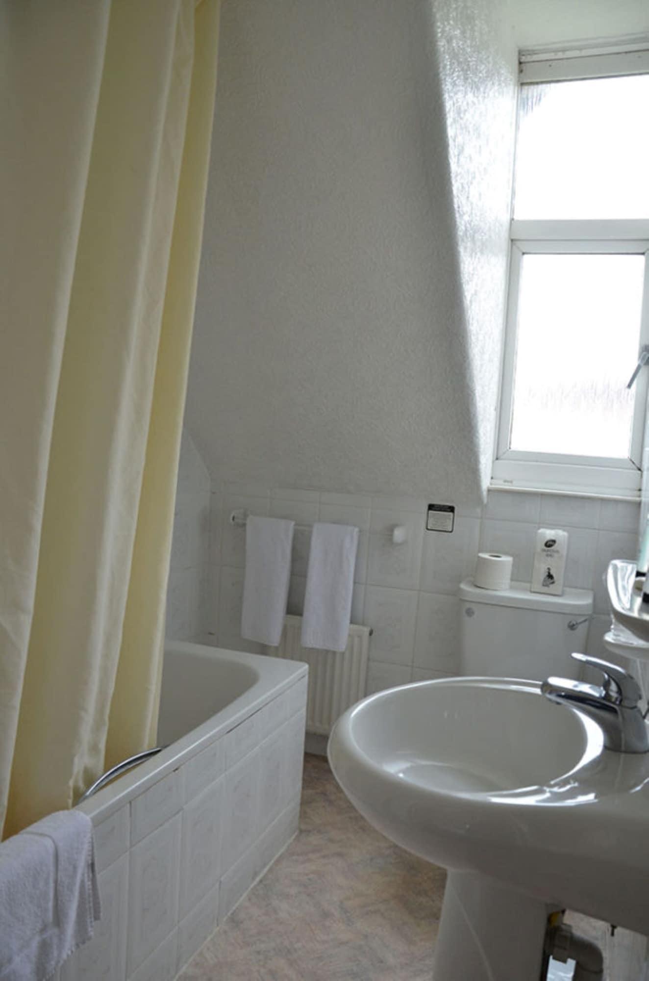Uno Thames Hotel 3*