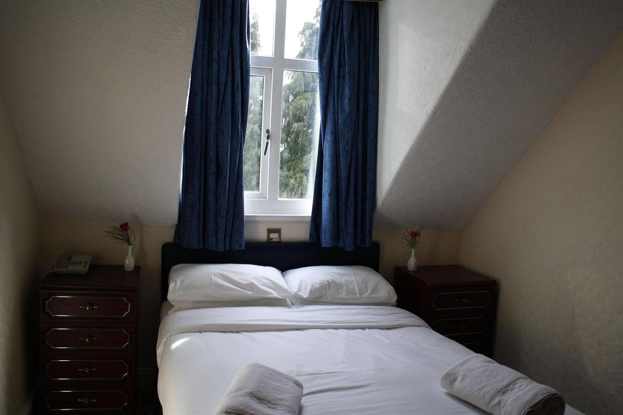 Hotel Uno Thames 3*