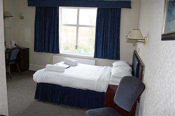 Uno Thames Hotel 3*